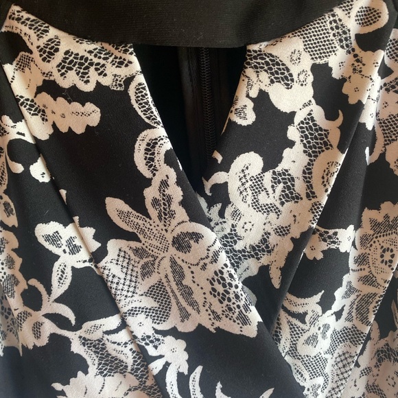 - *White House Black Market Instantly Slimming Dress - Picture 4 of 8